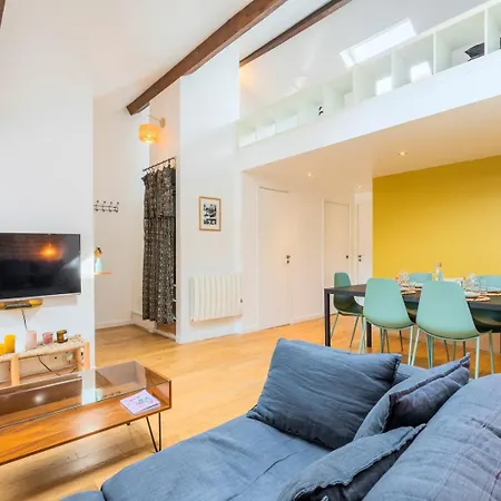 Charming Bright Flat In Vieux Lille.