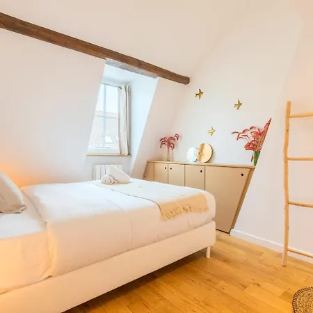 Charming Bright Flat In Vieux Lille. Apartman